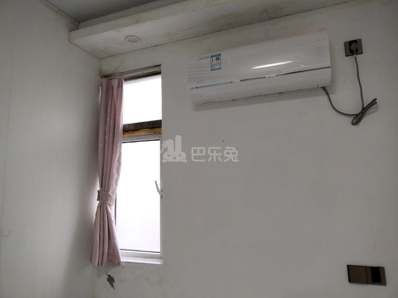 季桥村蔡圈（民房）9455705卧室窗户图7