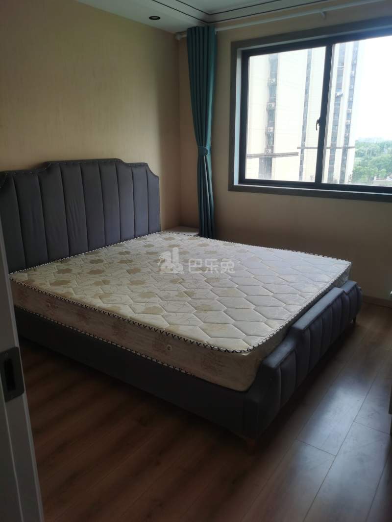 东康名苑9517193卧室图0