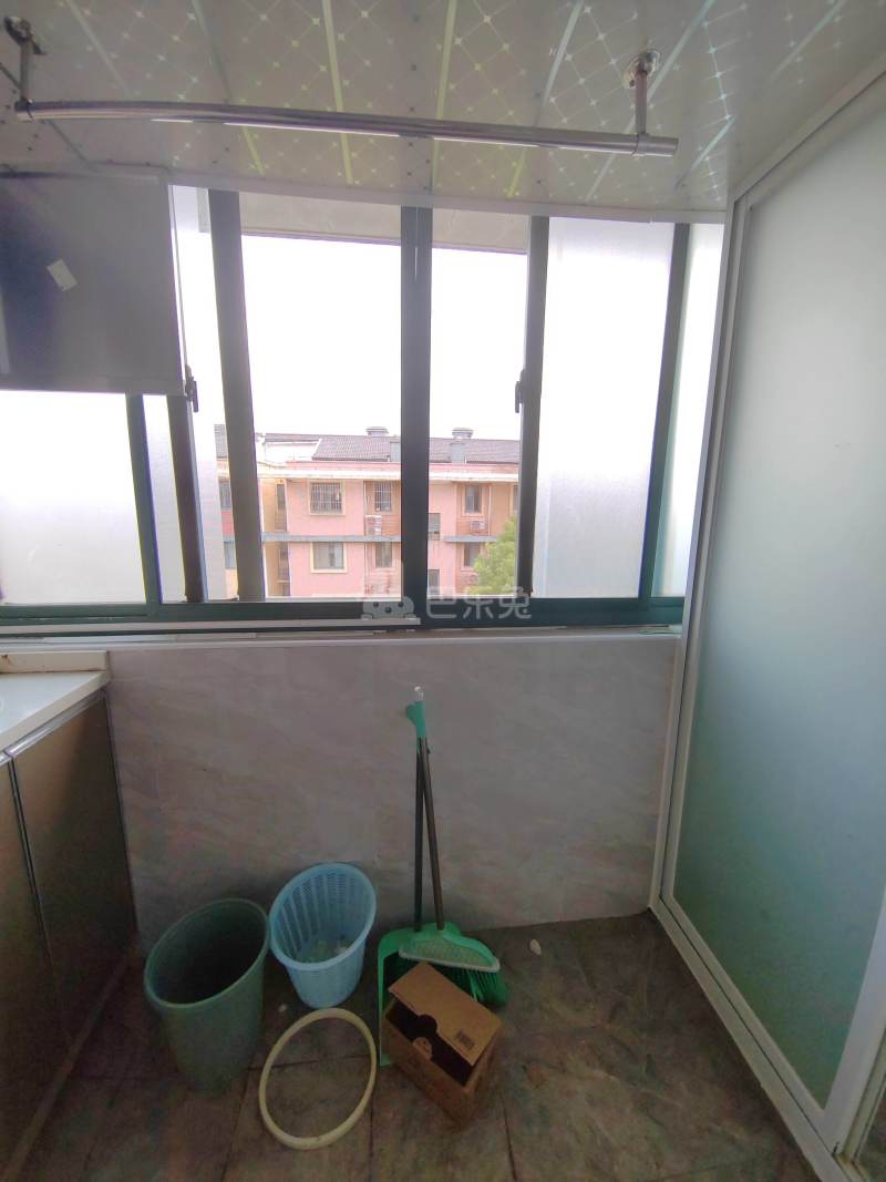 水清年华花园9522819卧室窗户图6