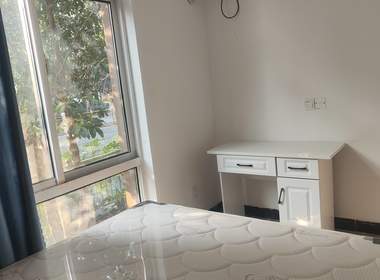 恒盛湖畔豪庭南区 