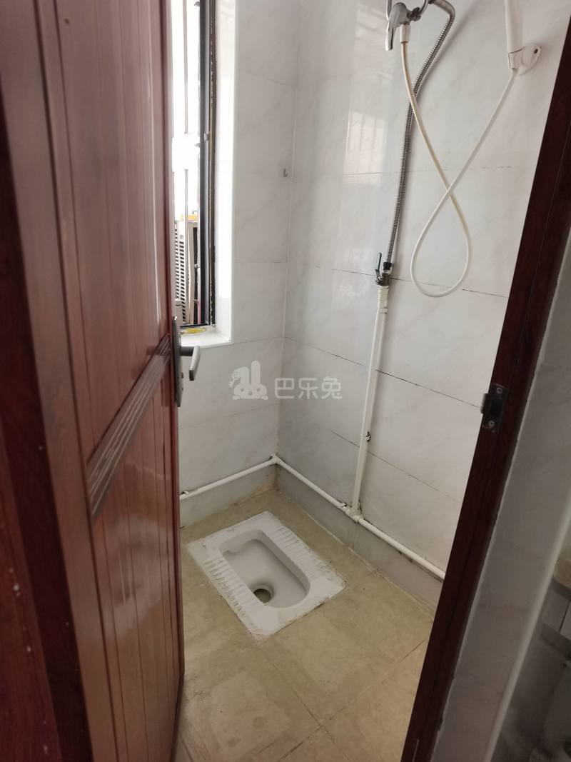 招南小区9548170卫生间图4