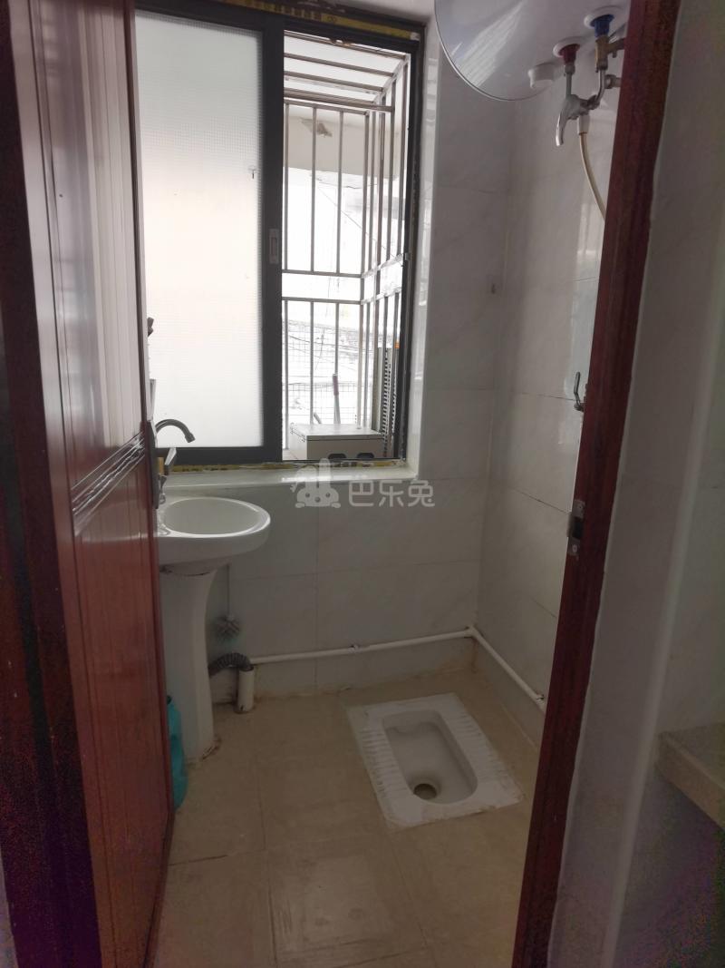 招南小区9548170卫生间图5