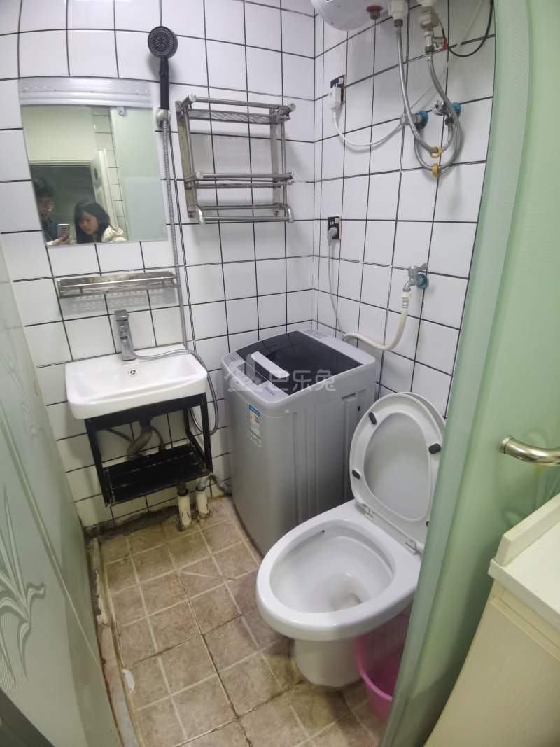 项埭村施桥9556526卧室图1