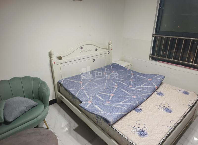 申城佳苑二期B块9566426卧室图3