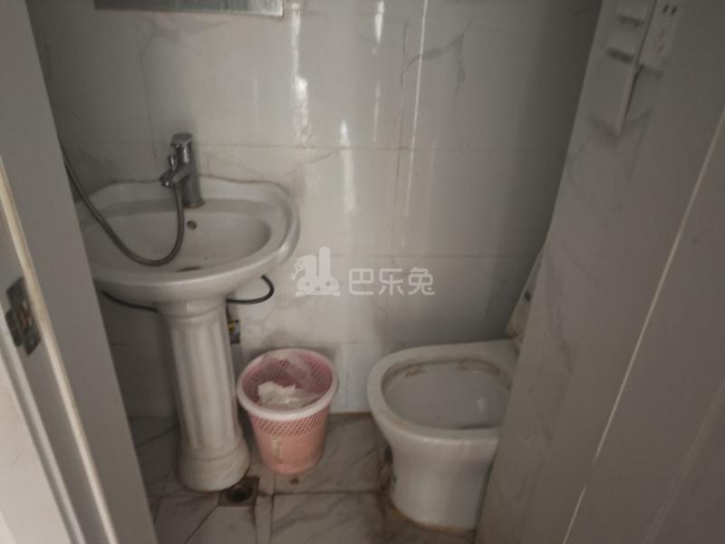 练祁佳城星怡苑五街坊9569376卫生间图10