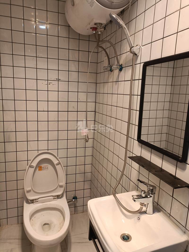 保利叶语西区9569721卫生间图8