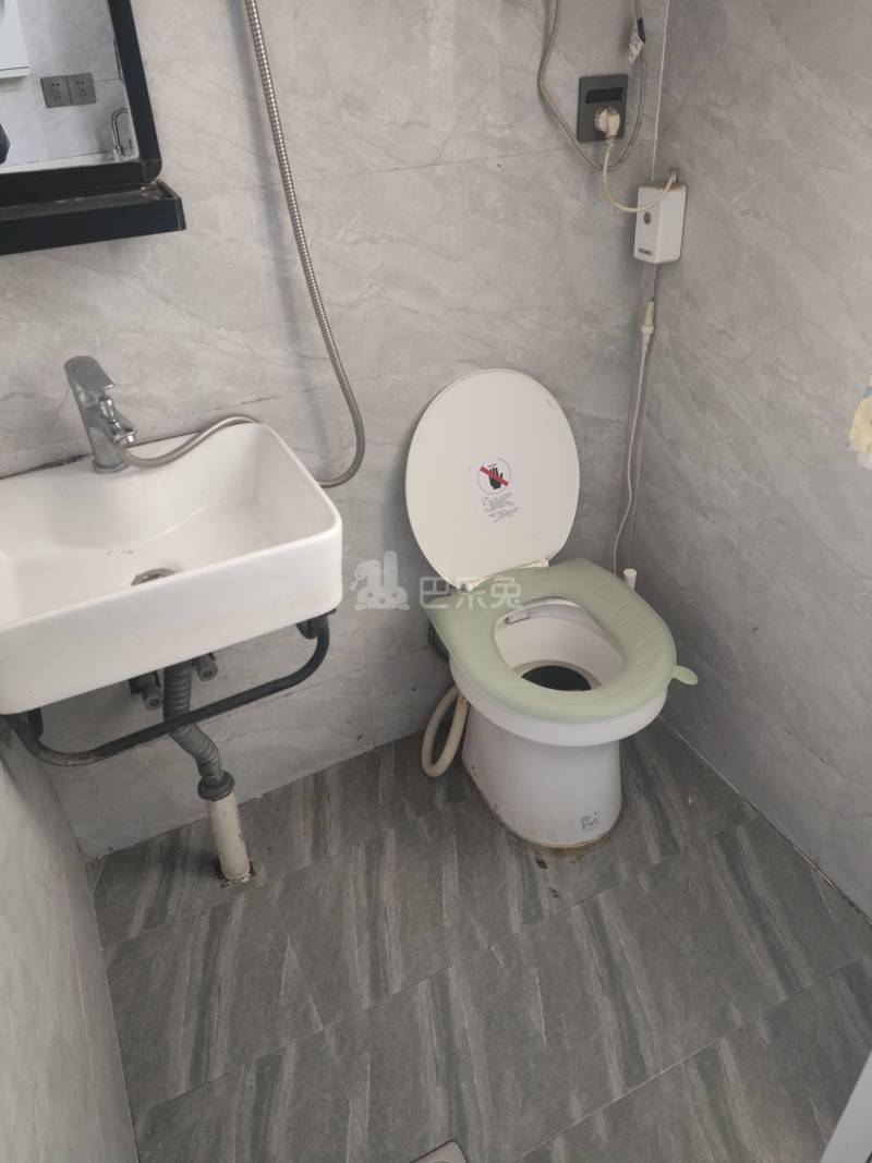 盈港花园一村（胜利路195弄）9578338卫生间图15