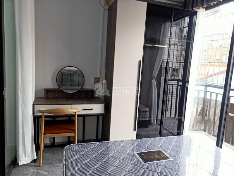 植村一路西七巷8号9599385卧室图3