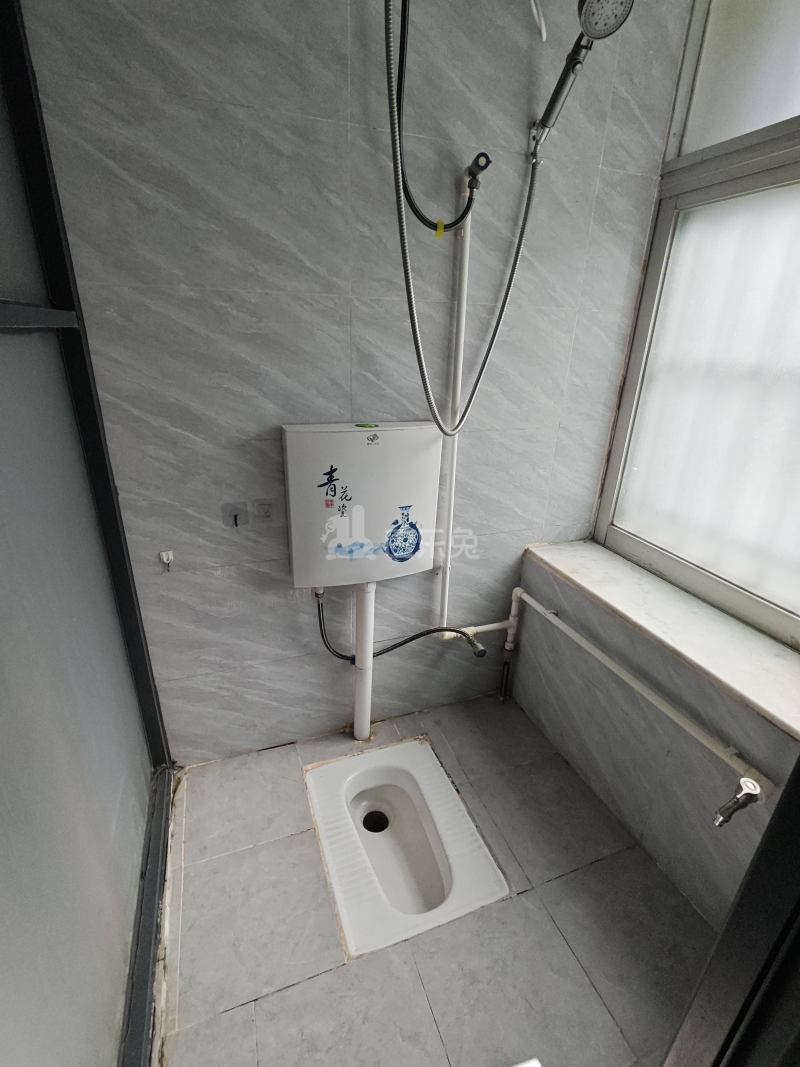 茶花阁9633909卫生间图5