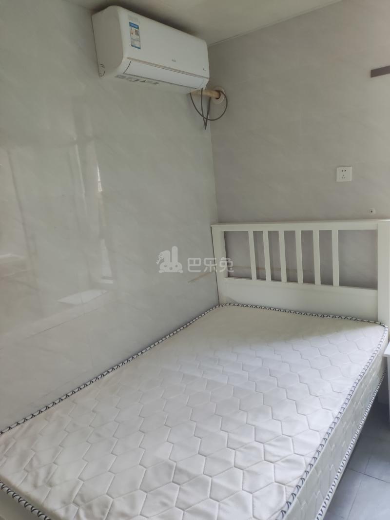 绿地海珀华庭9651929卧室图0