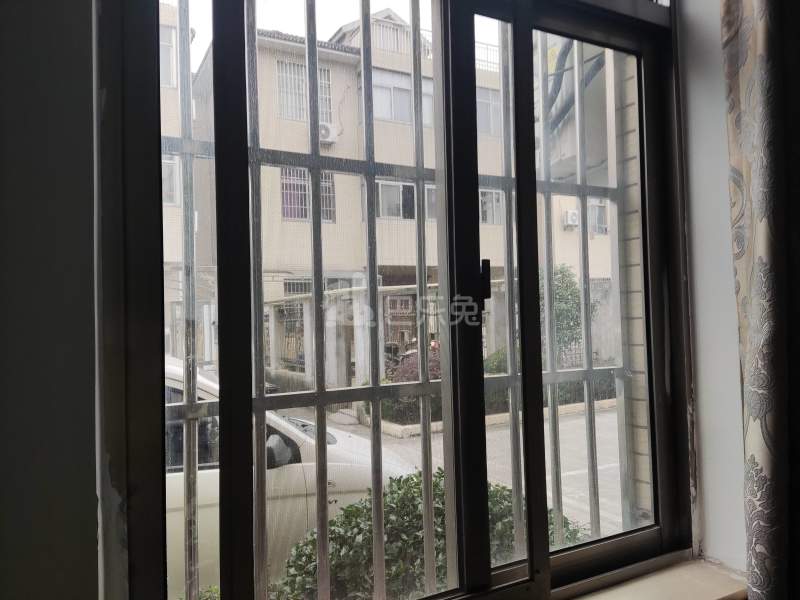 嵩山村（民房）9710886卧室窗户图6