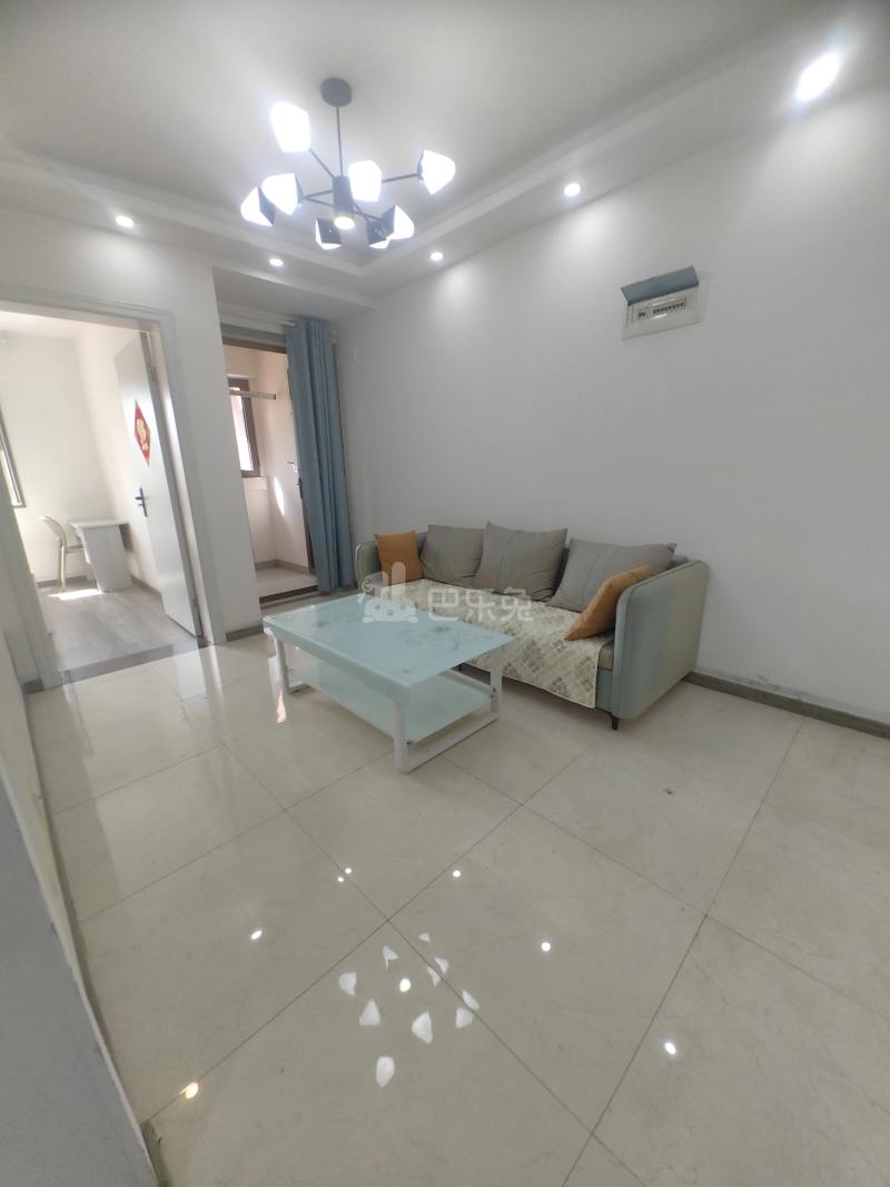 佘北家园紫鹃苑9711138客厅图4