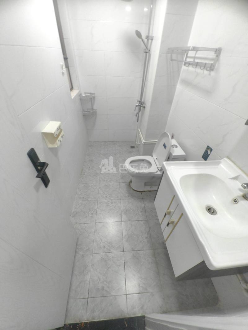 佘北家园紫鹃苑9711138卫生间图6