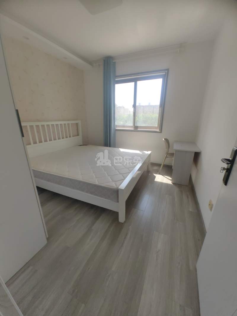 佘北家园紫鹃苑9711138卧室图0