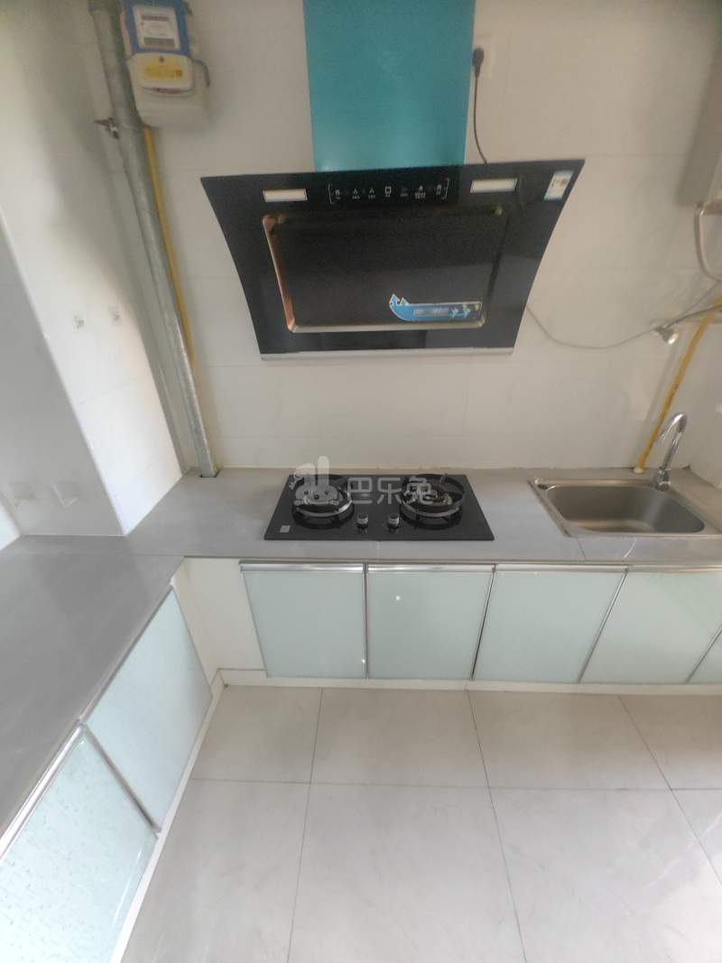 佘北家园紫鹃苑9711138厨房图5