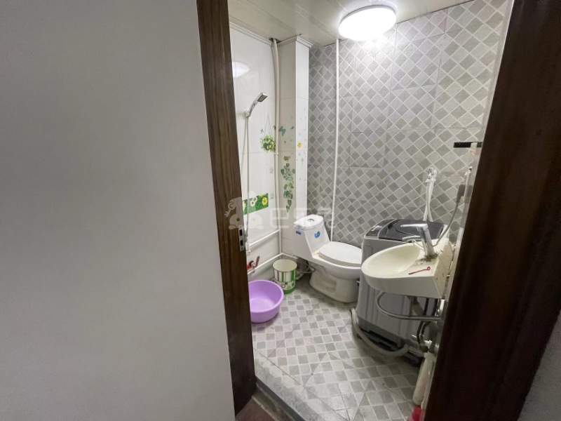 曙光新区9733731卫生间图5