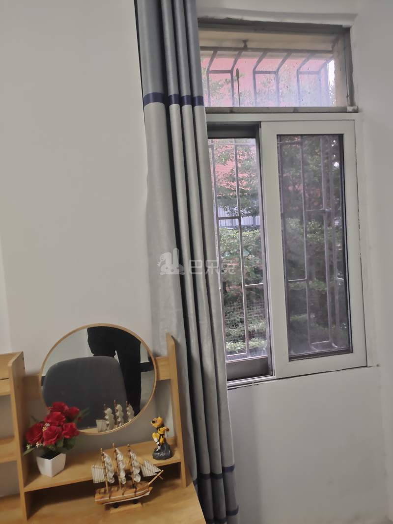 农行后院9766580卧室图1