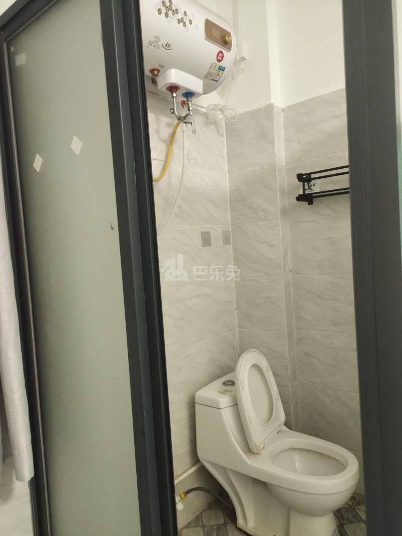 农行后院9766580卫生间图5