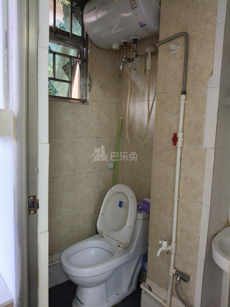 南头义学街五坊17栋9778448卫生间图5