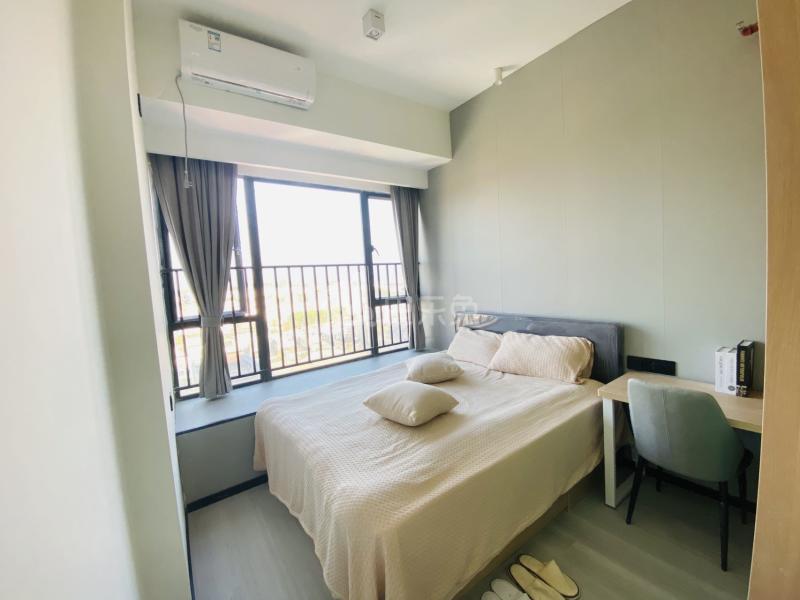 中海日辉台9864989卧室图0