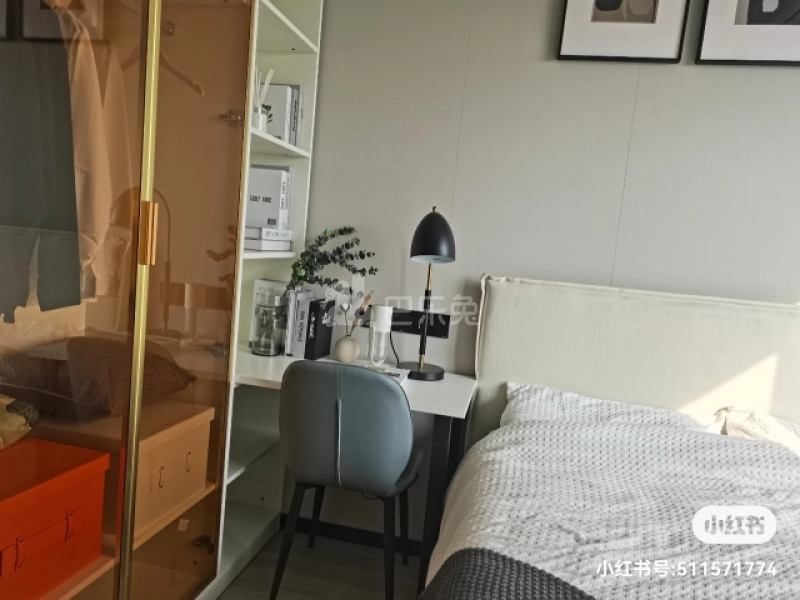 中海日辉台9864989卧室图1