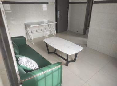 嘉禾望岗嘉禾街北二巷8号 2室1厅1卫