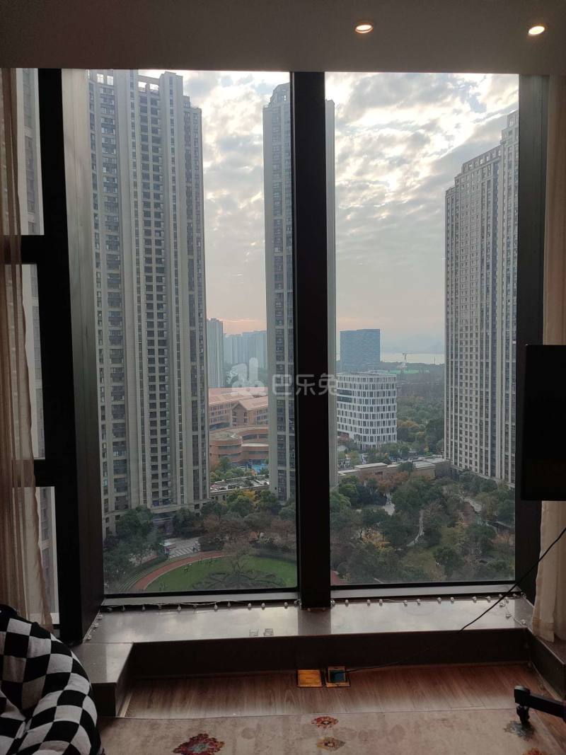 绿地旭辉城9869729卧室窗户图8