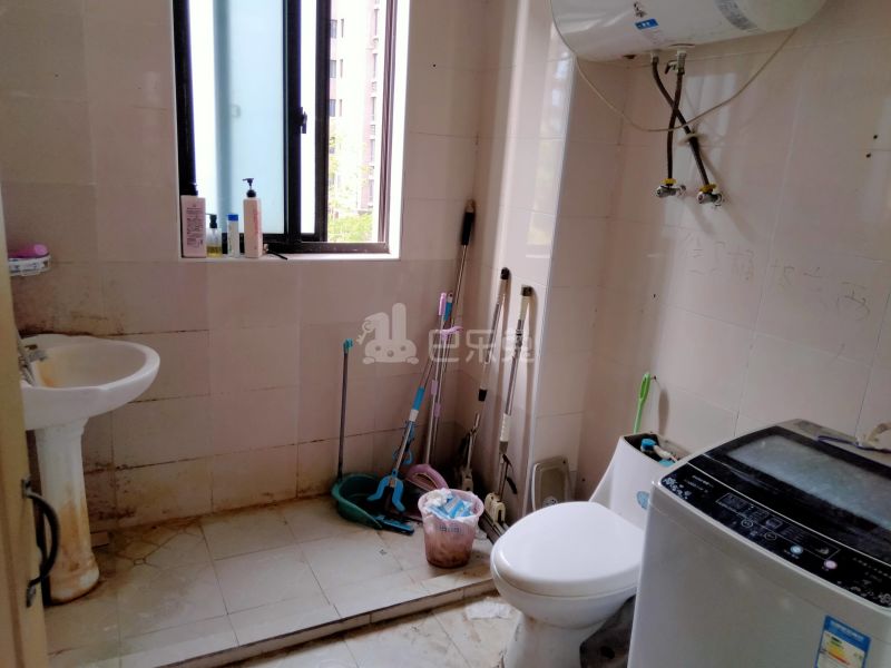 繁荣华庭988981卫生间图8