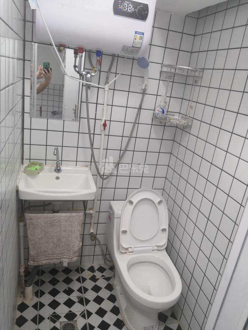 东景花园14034214卫生间图2