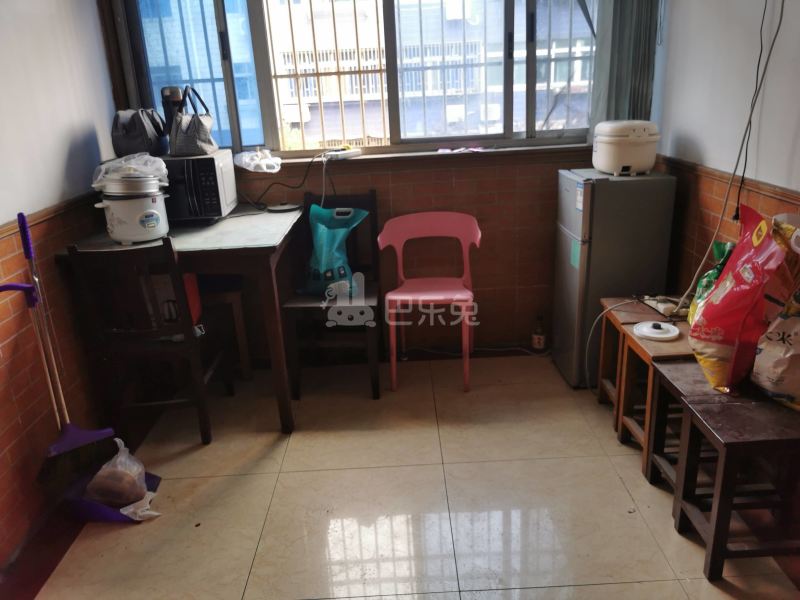 沈巷新村南区（月罗路307弄）9899531客厅图5