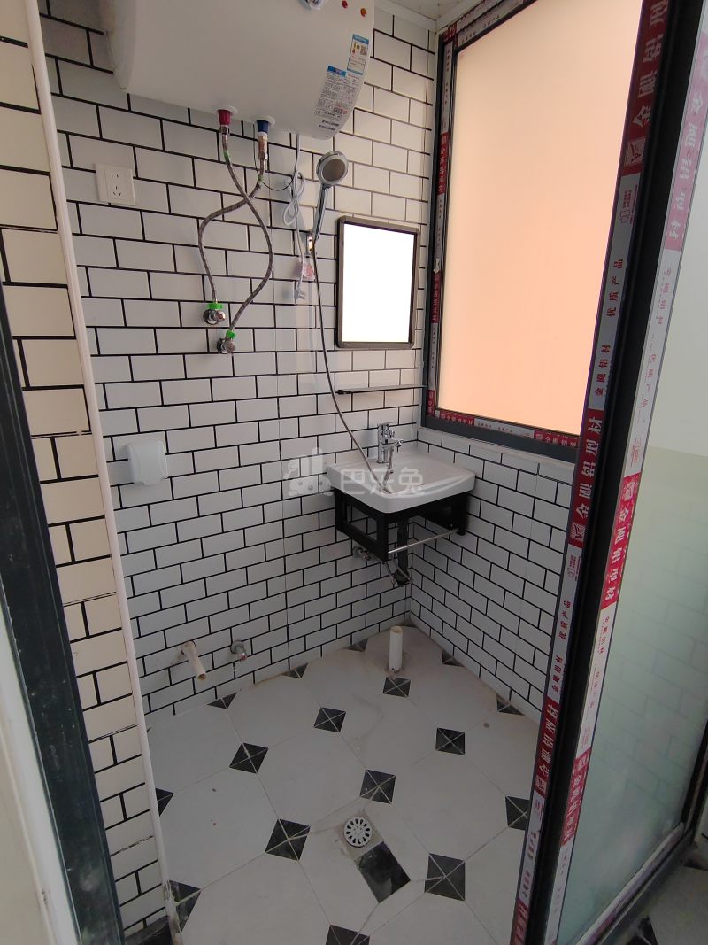 鑫峰苑9907447卫生间图8