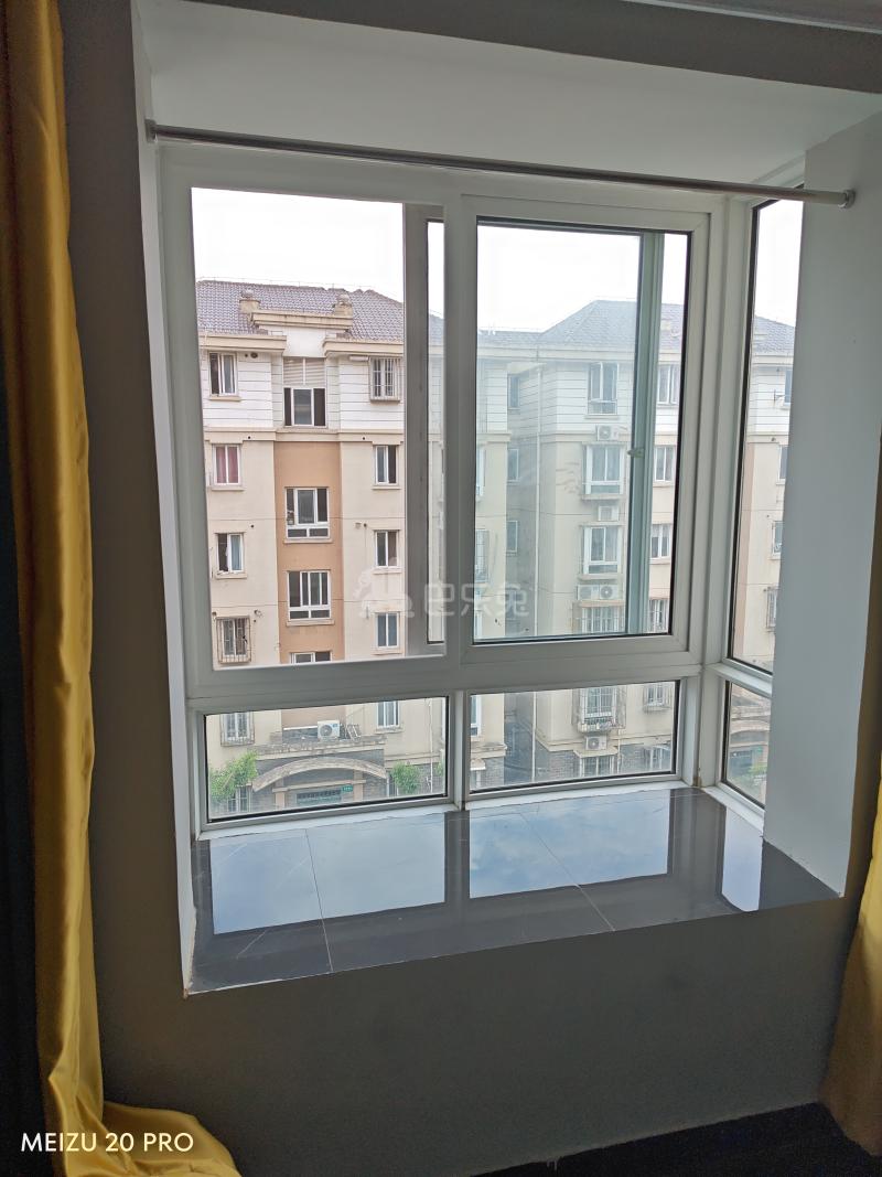 鑫峰苑9907449卧室窗户图8