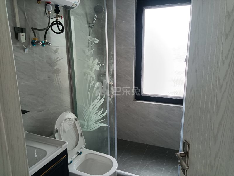 裕隆花园9912739卫生间图11