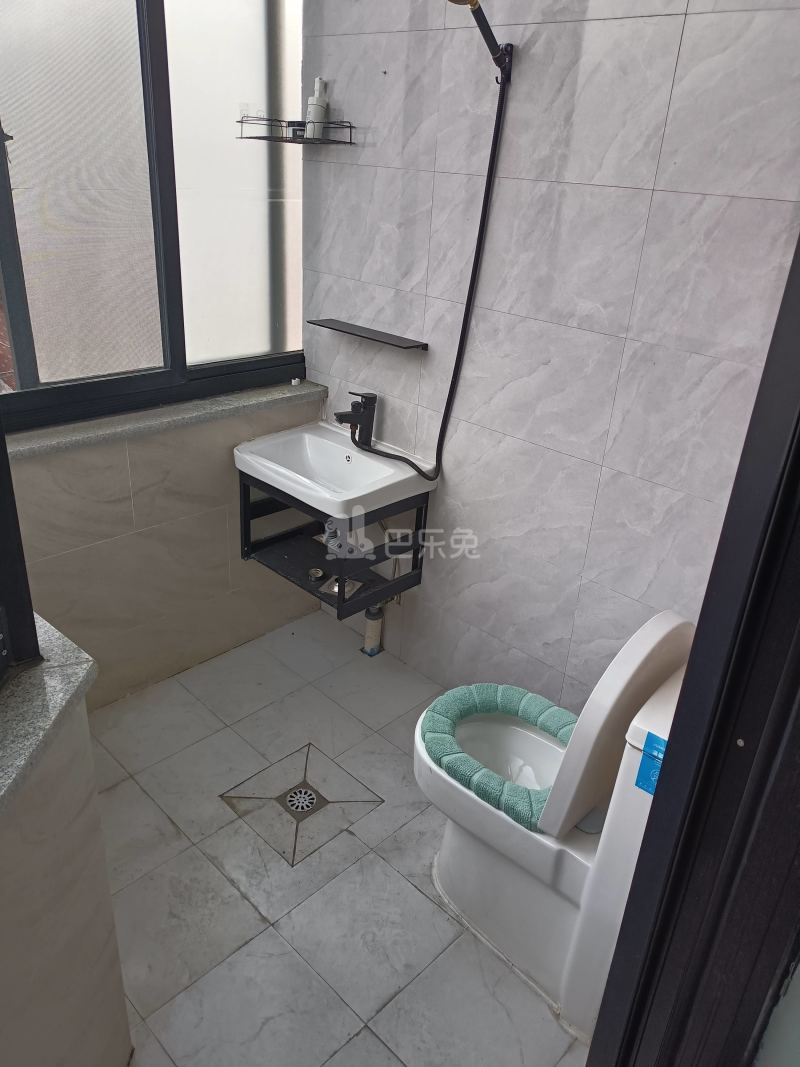 裕隆花园9912739卫生间图10