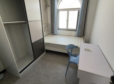 英雄村（民房） 