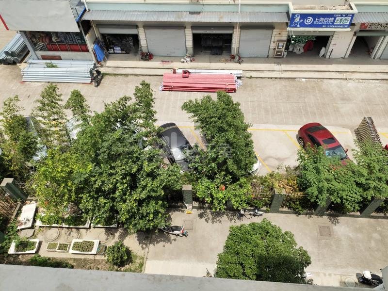 鹤立西路1-9幢9938426周边环境图6