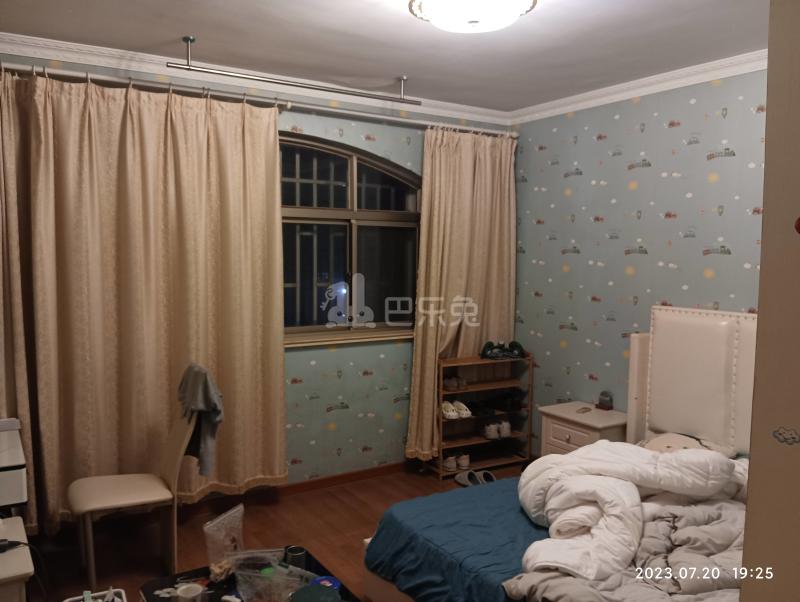 巴黎之春9957837卧室图0