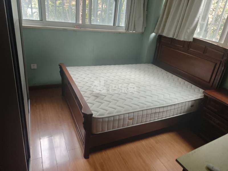 巴黎之春9957838卧室图1