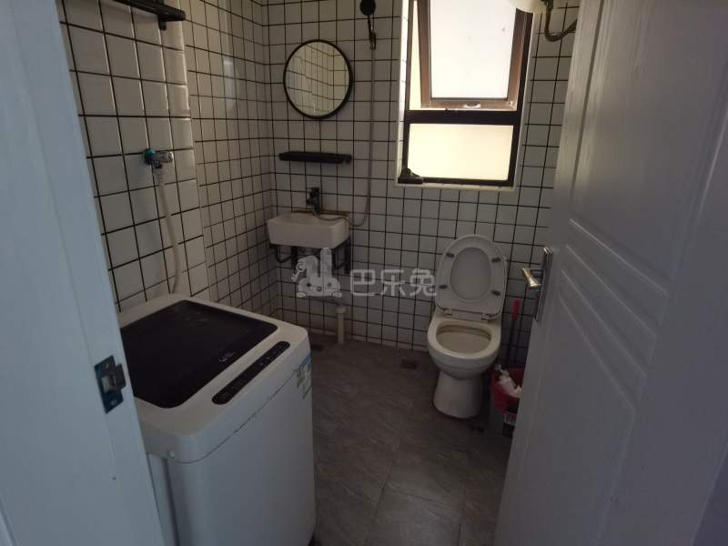 国伟新苑9966934卫生间图7