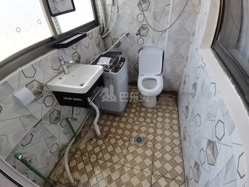 航头镇果园村（民房）9982641卫生间图5