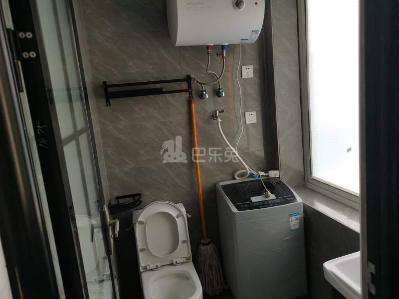 直属村凌南宅9985923卫生间图5