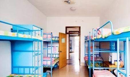 上海新“蚁族”苦撑寻梦：月入3000元不够群租