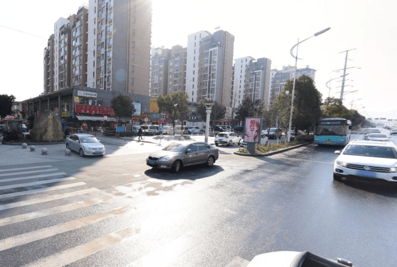 山水华庭15677257周边环境图0