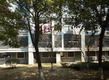 白鹿花苑南区（沙州西路与白桥路交叉口） 3室2厅2卫