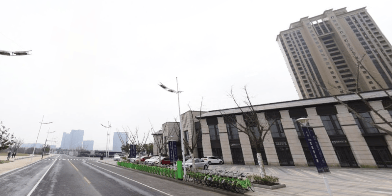 绿地中央广场（瞰湖花园）15698422周边环境图1