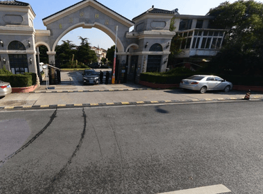 东方明珠花园 4室1厅5卫