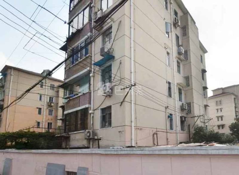 灵新小区（汶水东路510弄）18320289周边环境图9