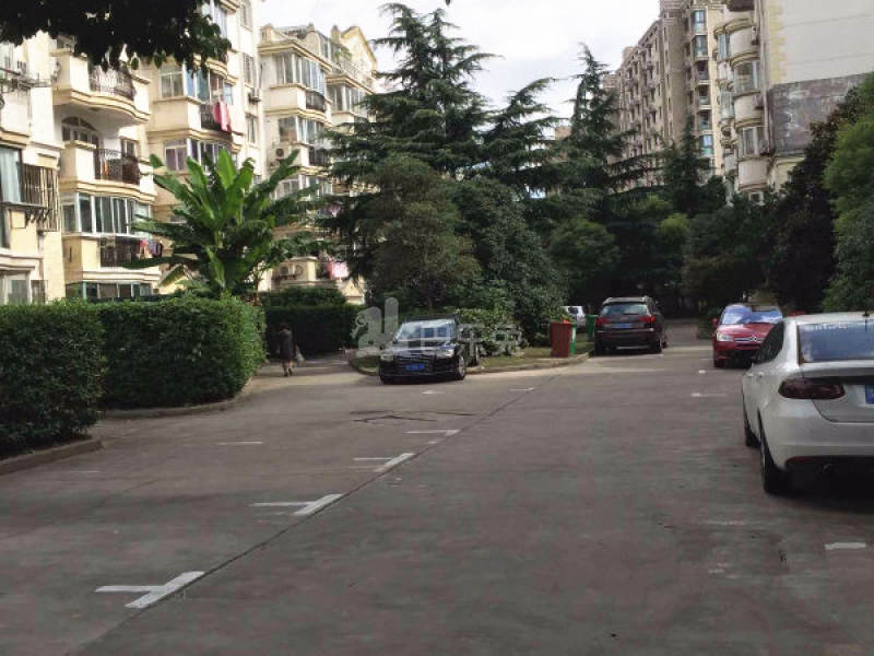 华高苑北区7414917周边环境图6