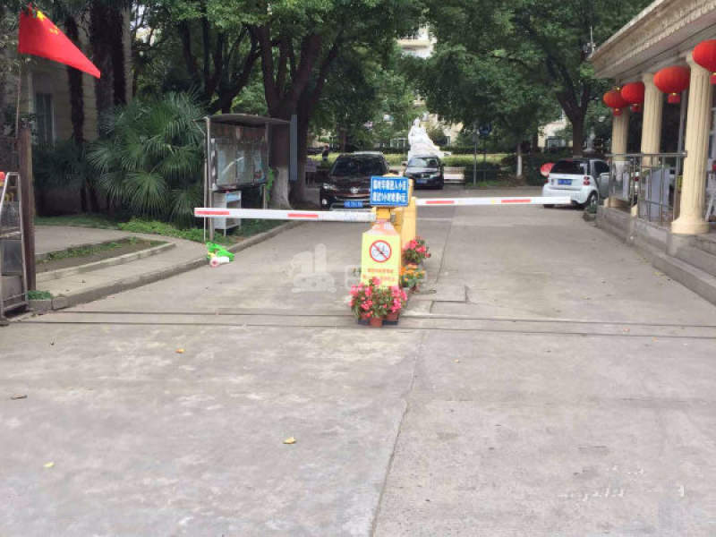 华高苑北区7414917周边环境图7