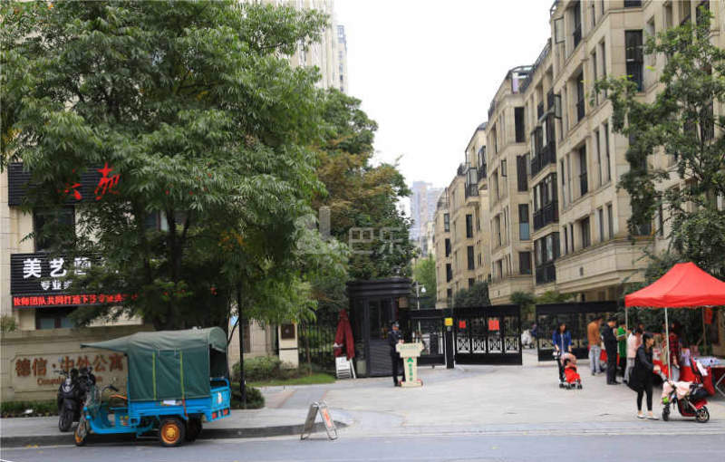 德信中外公寓18326703周边环境图3